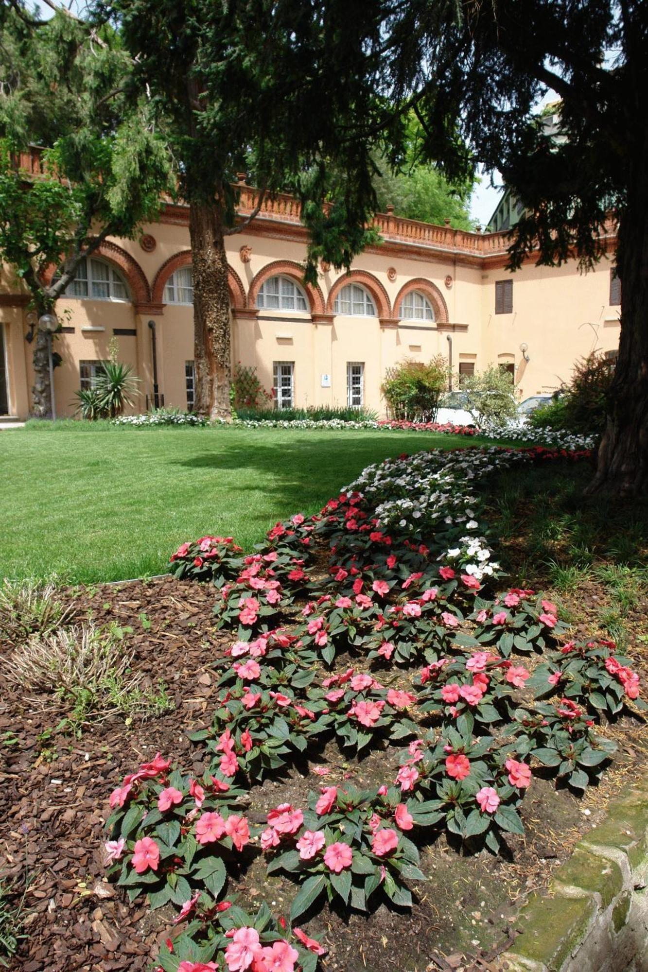 Residence In Centro Mantova Bagian luar foto
