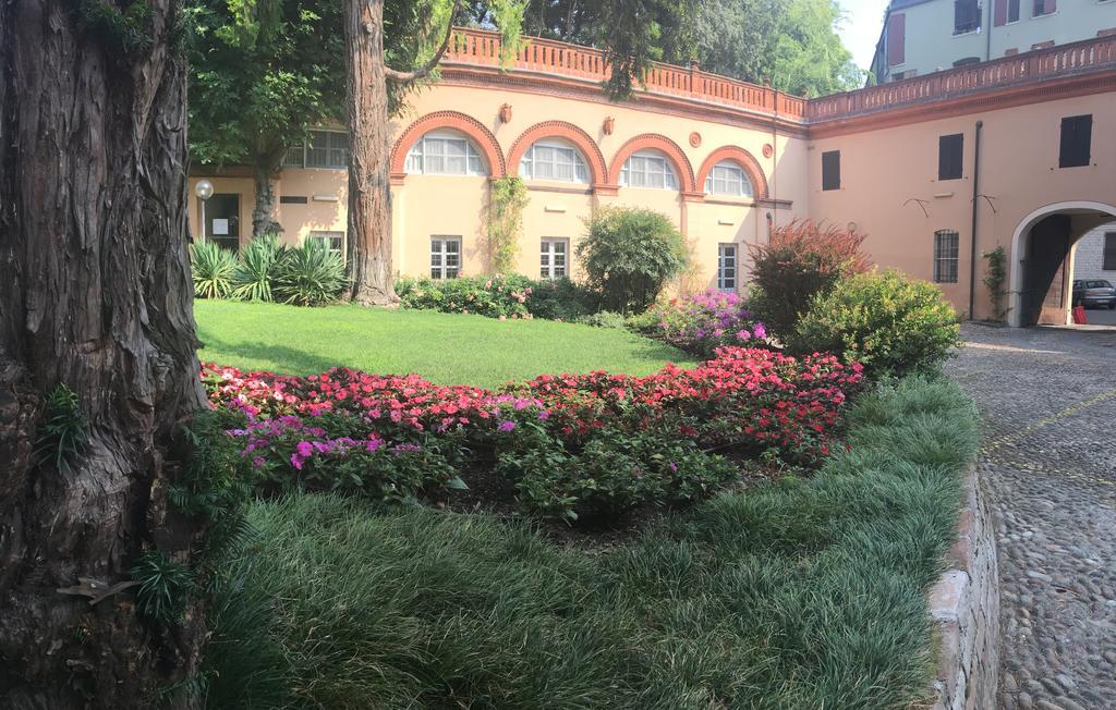Residence In Centro Mantova Bagian luar foto