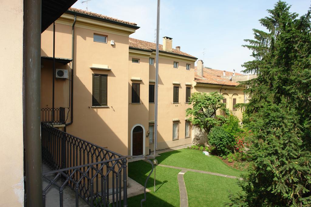 Residence In Centro Mantova Bagian luar foto