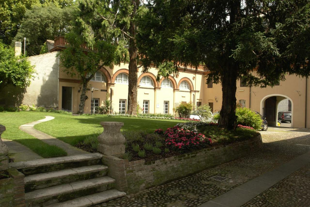 Residence In Centro Mantova Bagian luar foto